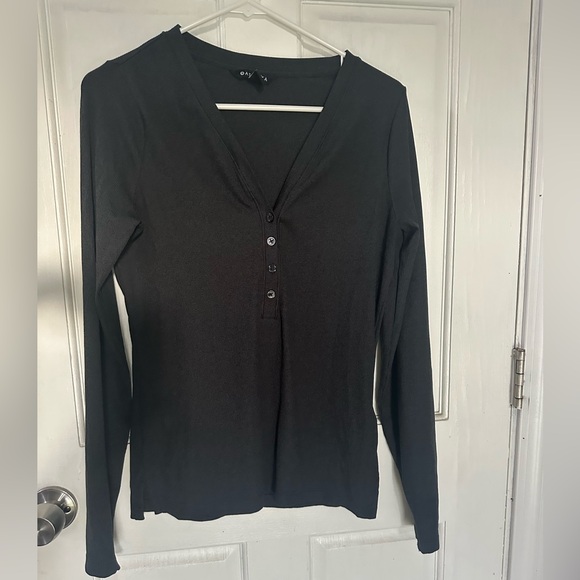 Athleta Tops - Athleta Charcoal Grey Long Sleeve V-Neck Top sz M